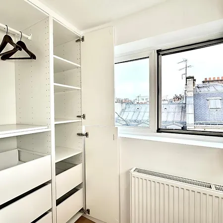Apartment House In 8eme Near -saint-lazare - Opera