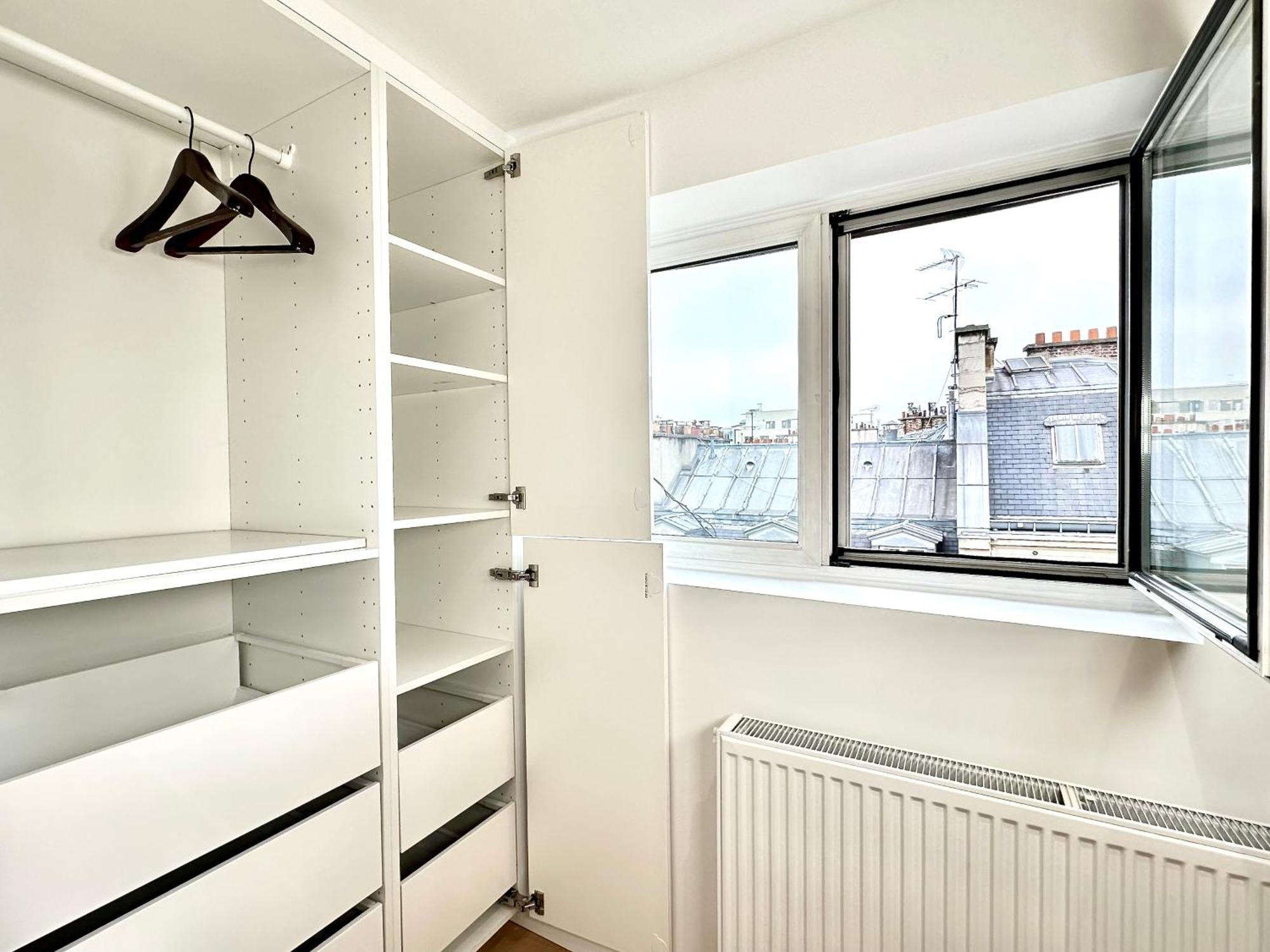 Apartment House In 8eme Near -saint-lazare - Opera
